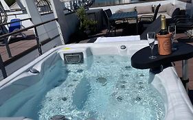 Floating Sea House Marea